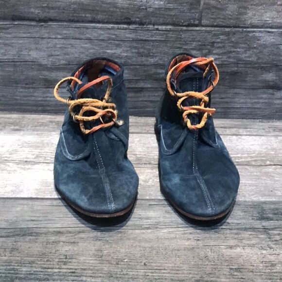 Hudson soft Lace up blue sued Ankle booties sz-7 - Picture 3 of 16